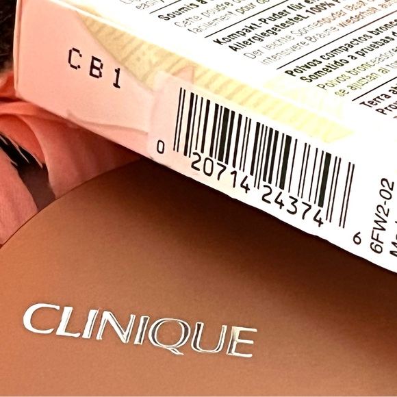 CLINIQUE True Bronze Pressed Powder Bronzer SUNKISSED 02 - Picture 11 of 12